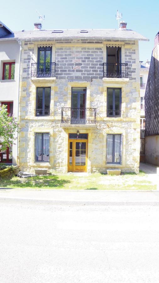 Ferienwohnung Au Pied De La Dordogne La Bourboule Exterior foto